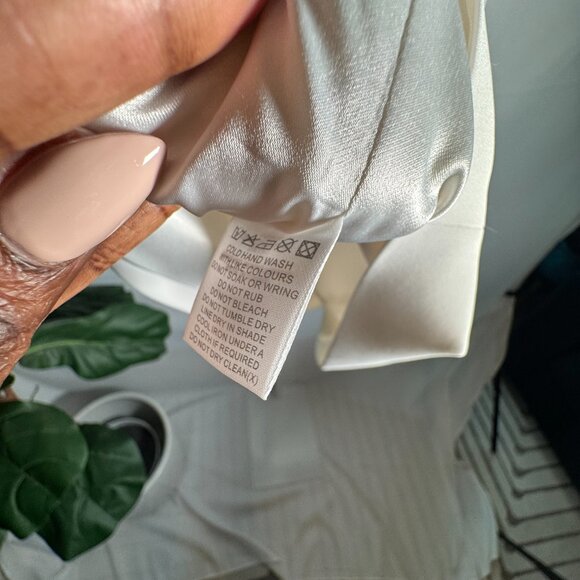 Victoria Strapless Mini Dress With Oversized Flower - White - Picture 9 of 10